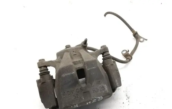 Toyota Auris E180 Front brake caliper 