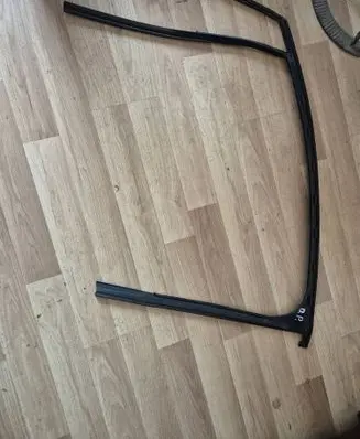Volkswagen Caddy Rubber seal front coupe door 2K0837431