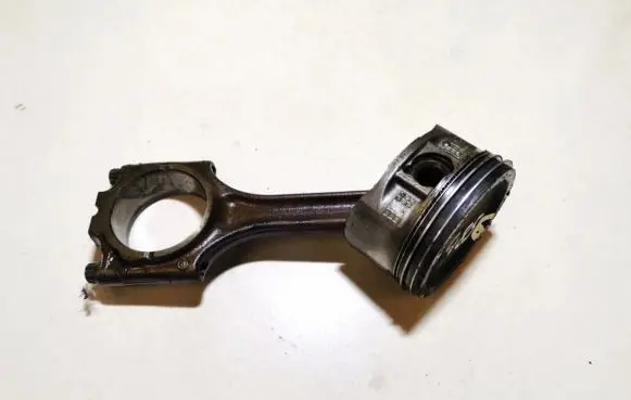 Volvo XC90 Piston with connecting rod