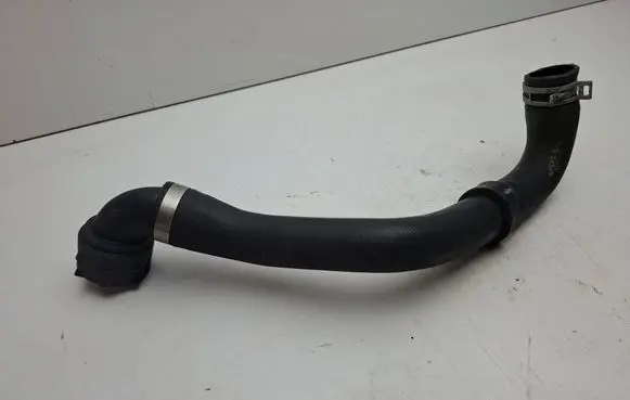 Volvo V60 Engine coolant pipe/hose 31474845