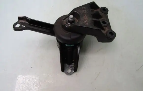 KIA Stonic Engine mounting bracket