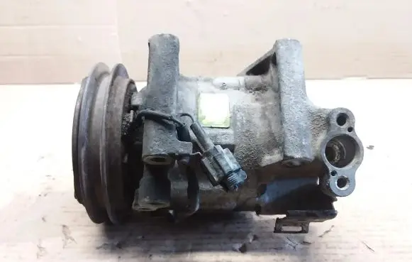 Nissan X-Trail T30 Air conditioning (A/C) compressor (pump) 926005M301