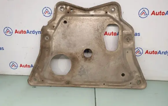 BMW X5M E70 Engine splash shield/under tray 6788727 31106788727