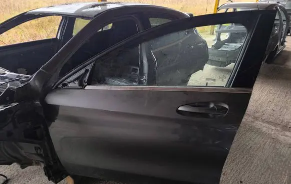 Mercedes-Benz GLA W156 Front door