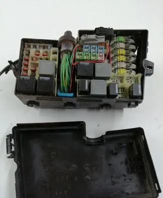 Ford Focus Fuse box set 5M5T14K733DAD