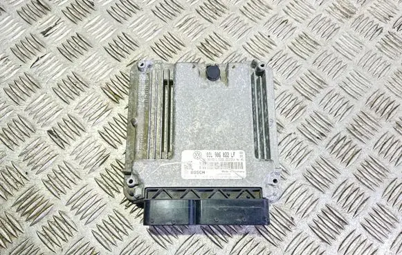 Volkswagen Golf VI Engine control unit/module 03L906022LF 0281015420