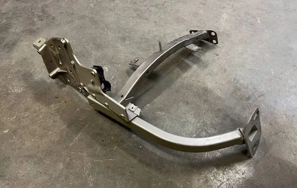 Audi A8 S8 D4 4H Fender mounting bracket 4H0821233 4H0821395