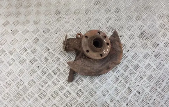 Volkswagen Transporter - Caravelle T4 Front wheel hub