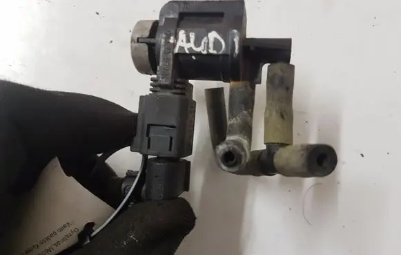 Audi A4 S4 B6 8E 8H Turbo solenoid valve 1J0906283C