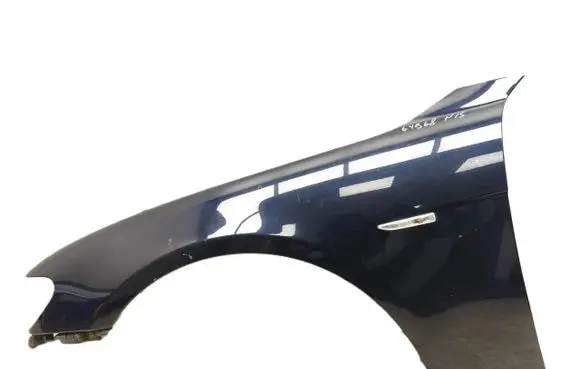BMW 7 E65 E66 Fender 