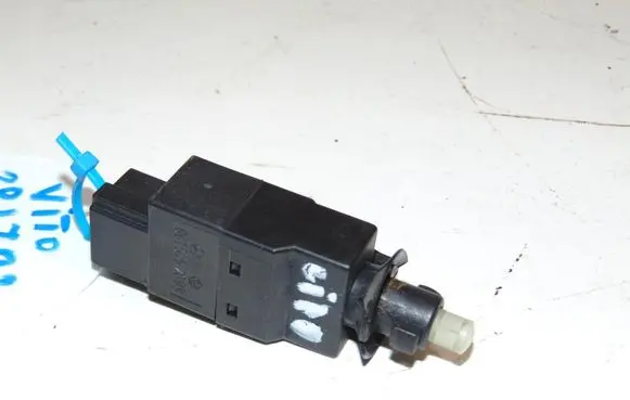 Mercedes-Benz Vito Viano W638 Brake pedal sensor switch A0015452009