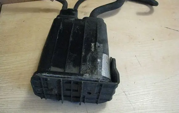 Hyundai i30 Active carbon filter fuel vapour canister 