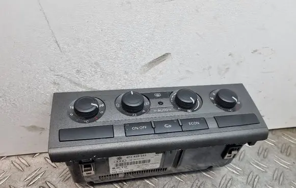 Audi A6 S6 C6 4F Climate control unit 4F2820043