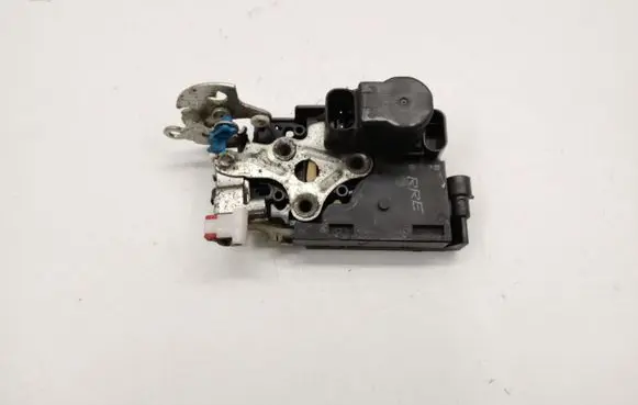 SsangYong Rexton I Front door lock