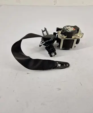 Mercedes-Benz C W205 Front seatbelt 635374800A