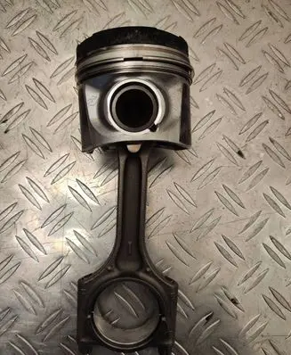 Volvo XC60 Piston with connecting rod 81l123