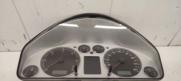 Volkswagen Sharan Speedometer (instrument cluster) 7M3920840Q 2204040450