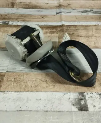 Toyota Corolla Verso AR10 Third row seat belt H073818 7L2550
