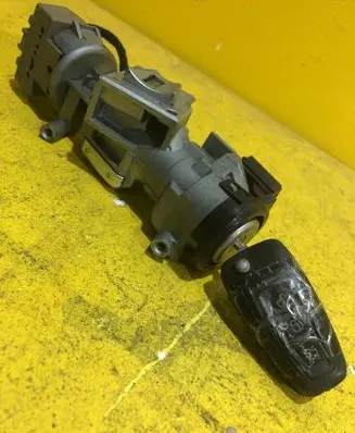 Ford Focus Ignition lock RZ2R11P2K11