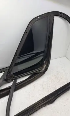 Volkswagen Phaeton Rear vent window glass 