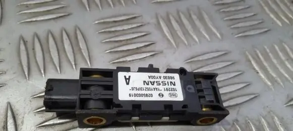 Nissan Note (E11) Airbag deployment crash/impact sensor 0285003019 98830AY00A