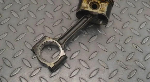 Nissan X-Trail T32 Piston 1KC