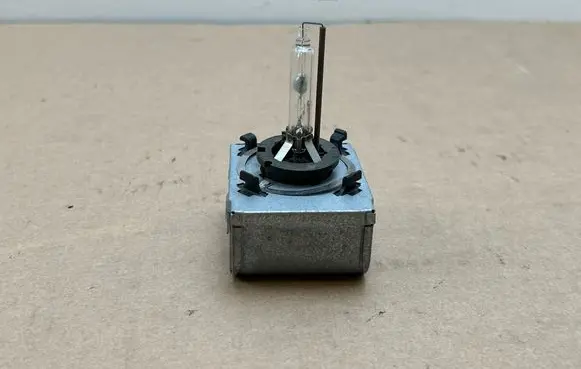 BMW 3 E90 E91 Xenon bulb 5DD00831950