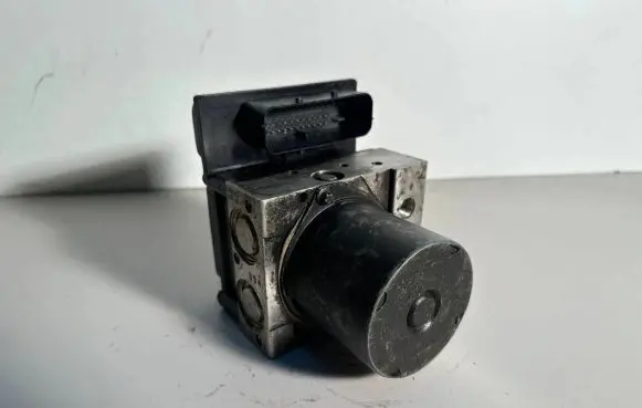 BMW 5 E60 E61 ABS Pump 6769705 76970301