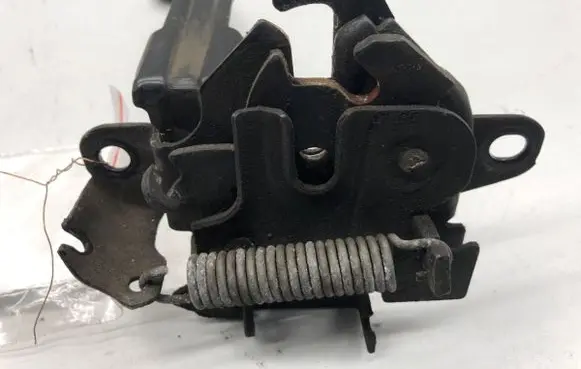 Toyota Auris E180 Engine bonnet/hood lock/catch 