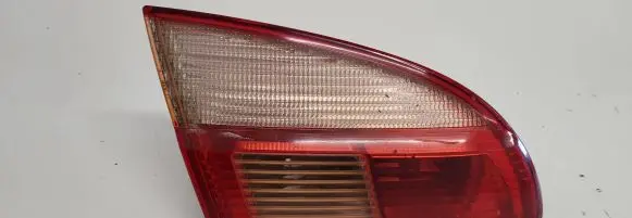 Toyota Avensis T220 Tailgate rear/tail lights