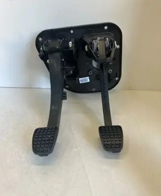 Iveco Daily 6th gen Pedal assembly 5801492032