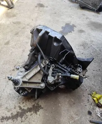 Renault Modus Manual 5 speed gearbox JR5 8200815546