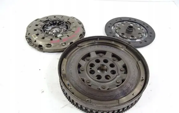 Nissan Qashqai Clutch set kit 302056476R
