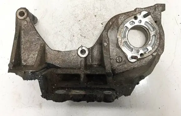 Mazda 5 Engine mounting bracket 
