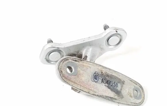 Mercedes-Benz E W212 Front door upper hinge A2047201537