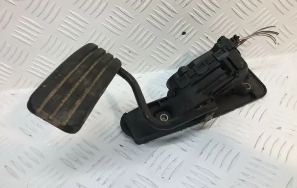 Renault Espace III Accelerator throttle pedal 8200104482