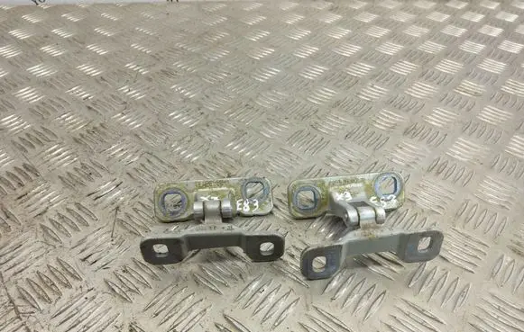 BMW X3 E83 Tailgate/trunk/boot hinge