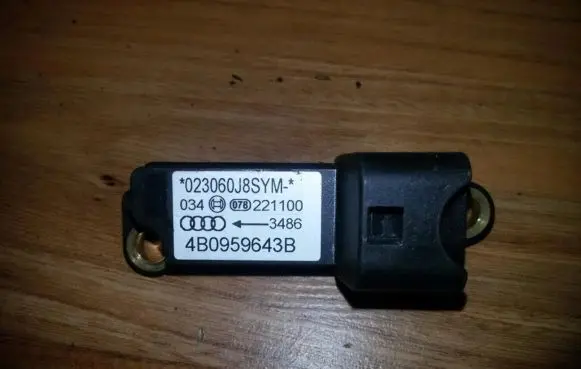 Audi A6 S6 C5 4B Airbag deployment crash/impact sensor 4B0959643B