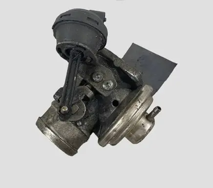 Volkswagen Polo EGR valve 038129637B