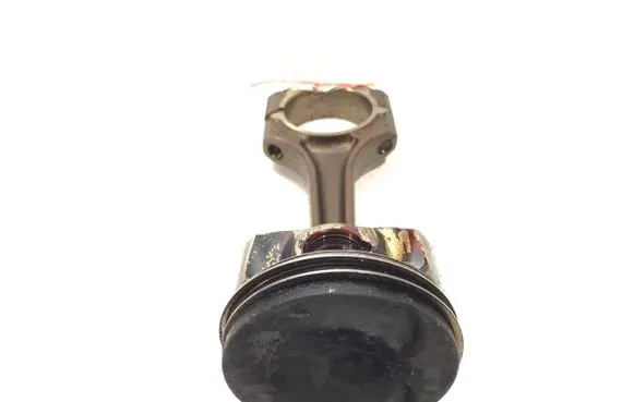 Volkswagen PASSAT CC Piston with connecting rod CBF
