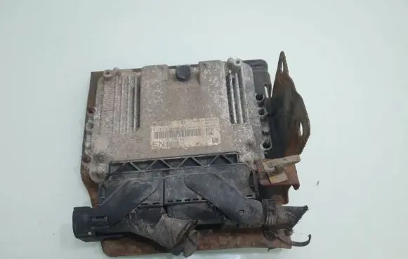 Opel Zafira B Engine control unit/module 55205621 0281013593