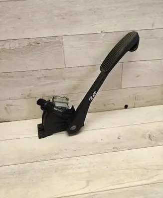 Volvo XC90 Accelerator throttle pedal 6PV00853704 30666656