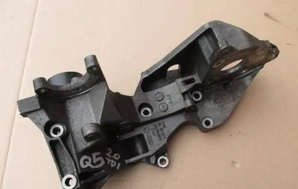 Audi Q5 SQ5 Generator/alternator bracket 03L903143H