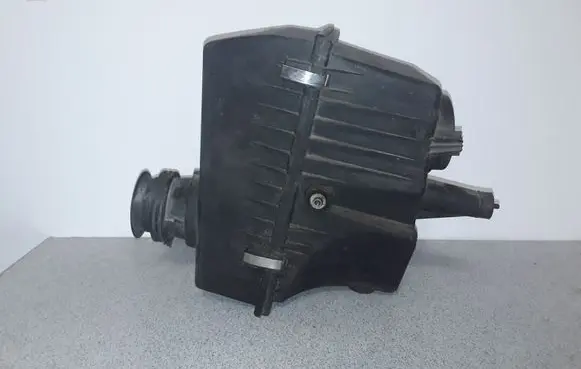 BMW 5 E34 Air filter box 1726636