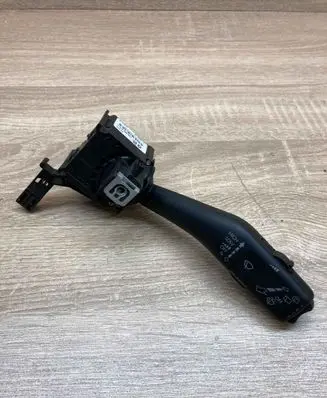 Volkswagen Golf V Wiper control stalk 1K0953519J 01203516