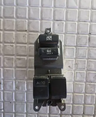 Toyota Yaris Electric window control switch 04H0046