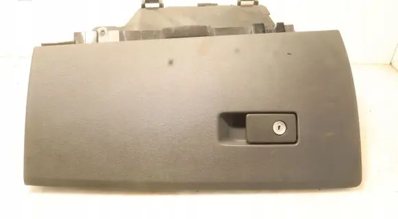 Volvo V70 Glove box