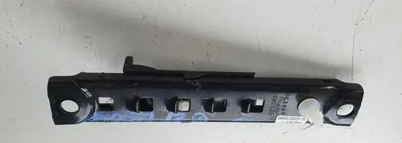 Opel Mokka Seat belt height adjuster 