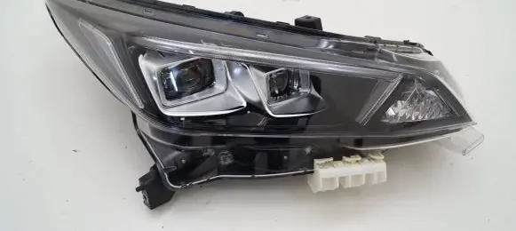 Nissan Leaf II (ZE1) Headlight/headlamp