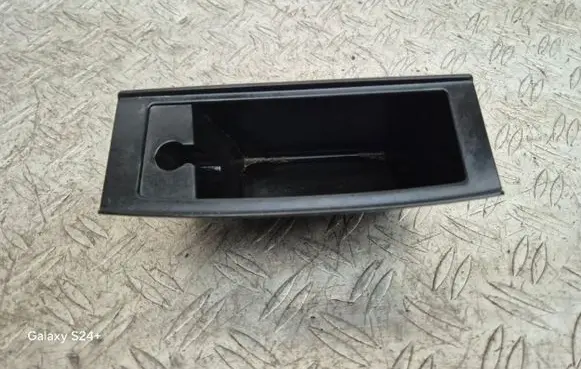 Mercedes-Benz GLE (W166 - C292) Car ashtray A1668100430 M20399